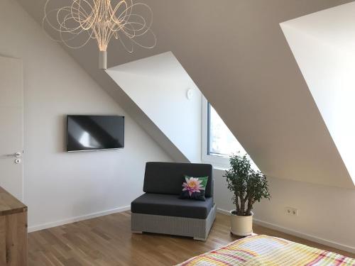 Ferienwohnung Cloud Nr 9 - 3 Zimmer Maisonette-Wohnung mit großem Balkon 76m von Kleines Zeughaus entfernt