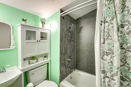 Hot Springs Home with Lake Views Pool and Golf Access! - image 2