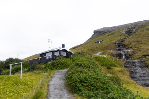 נוף חוץ, Cottage with stunning view of the sea and islands. in Hósvík