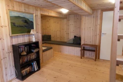 מתקני המלון, Cottage with stunning view of the sea and islands. in Hósvík