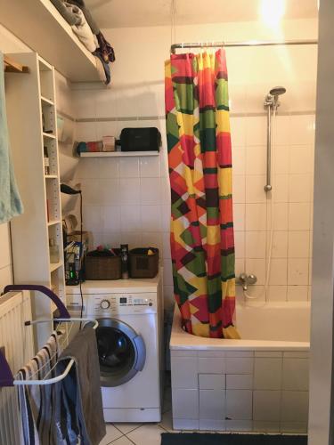 Shower, Alt Treptow Fashion HQ in Treptow