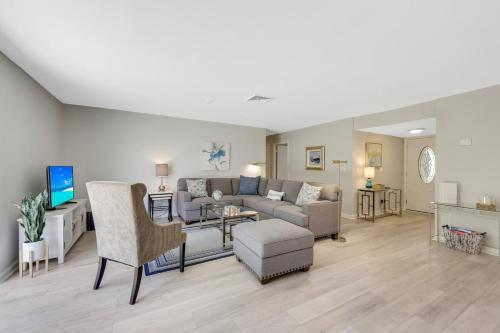 Woodridge - Private Pool, Pet Friendly, 24 Hour Pro-host Support - Naples, FL