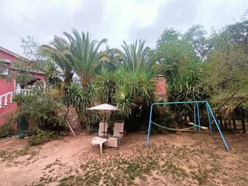 Casa rural en el campo con animales, piscina y barbacoa