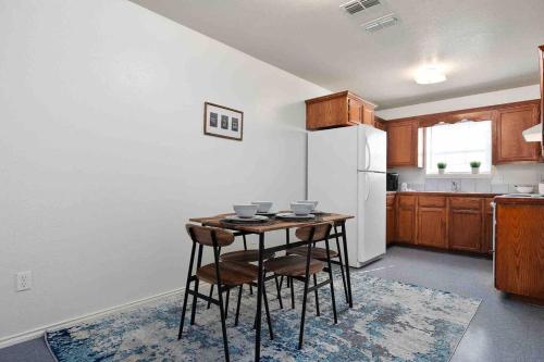Central located apt. 2BR./1 BTH Gastel Circle 15
