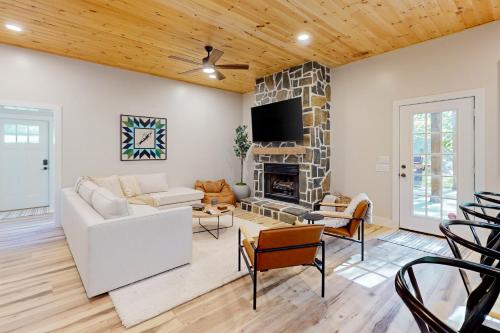 River Rock Cottage in Boone, USA