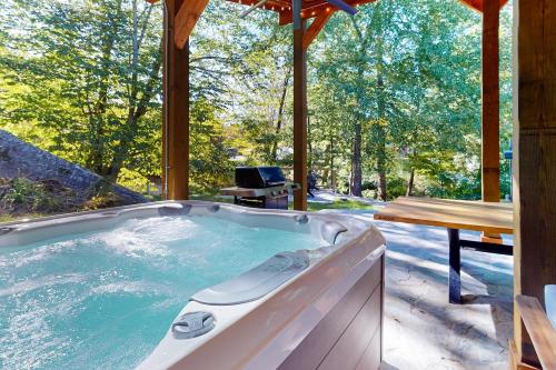River Rock Cottage in Boone, USA