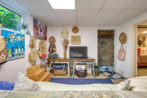 Spacious Waterfront Retreat Near UW-Green Bay