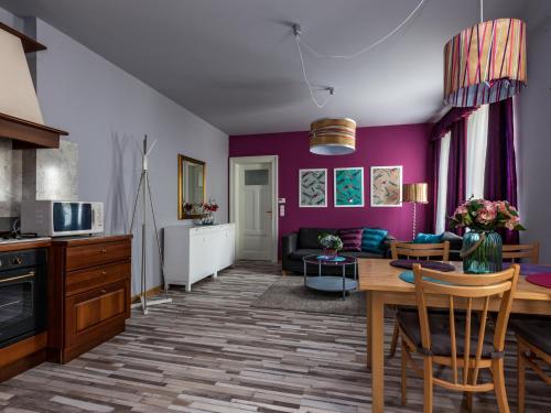Lovely Prague Apartments - Truhlářská - image 9