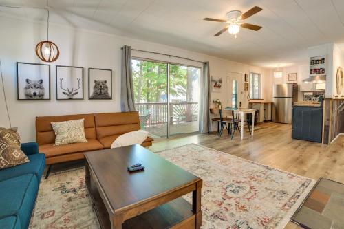 Higgins Lake Cottage with Private Fire Pit and Grill! in Roscommon, USA