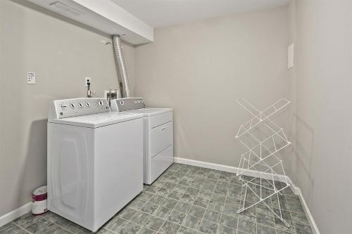 Luxury End Unit Townhome Just 40 Minutes from DC, Pet-Friendly, Privacy Fenced