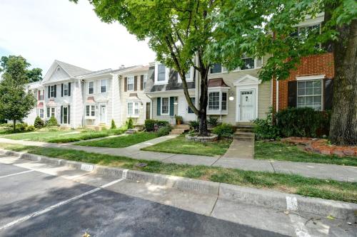Townhome in Northern Virginia, Close to DC, Pets Okay, Fenced Yard, Fast