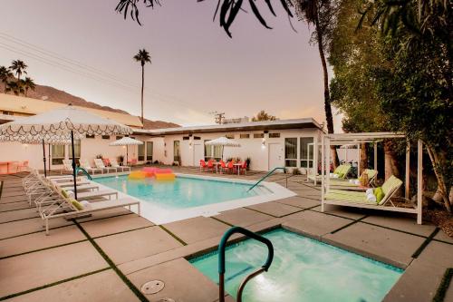 The Wesley by AvantStay Mid-Century Modern Oasis with Pool - 편의 시설/서비스