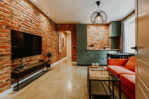 2 bedrooms, 5 beds