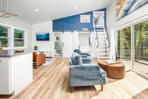 . New H2O Oasis Tree House