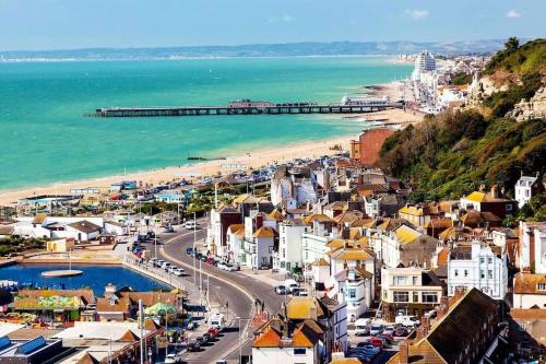 Charming, Bright, Hilltop Apartment., Hastings (photo 5)