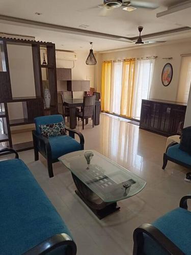 . Mxx Stay Fully Furnished 4BHK Penthouse Near Dharampeth Collage Metro Station