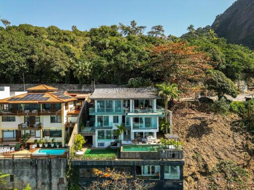 Entrance, Linda casa no Joa, com vista incrivel do mar do Rio in Rio De Janeiro