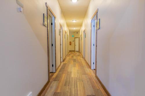Pintler's Portal Hostel Room Type - Female Dormitory Room