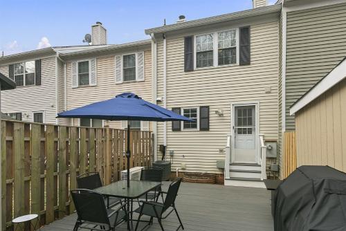 Townhome - Near DC, Family-Friendly, Superhost Support