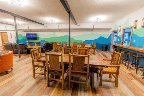 Pintler's Portal Hostel - 숙소 외관