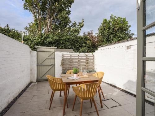 Shamrock Cottage - image 12