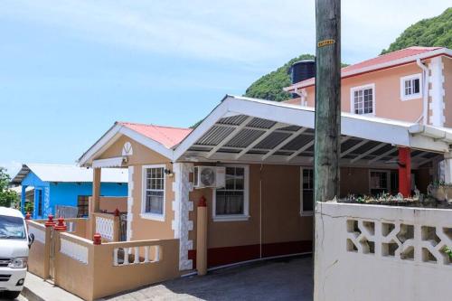 ทัศนียภาพภายนอกโรงแรม, Maggie's Inn in โซเฟรียร์