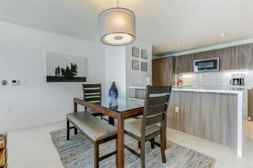 11th fl, modern, pool, gym in Fort Lauderdale, USA