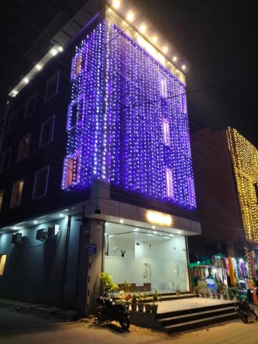 Hotel 67