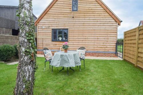 Nr Bicester Village 5 Star Luxury on farm in Boarstall