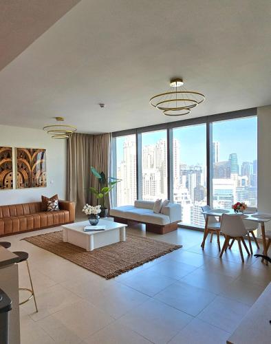 Amazing 4-bedroom Apartment, Дубай (фото 6)