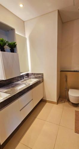 Amazing 4-bedroom Apartment, Дубай (фото 7)