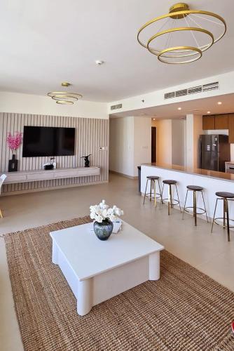 Amazing 4-bedroom Apartment - Dubai