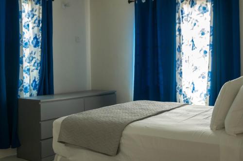 El Casa Azul in Discovery Bay