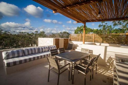 Selva Norte Tulum -3 BR villa with rooftop Jacuzzi