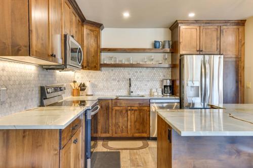 Mtn Adventure Home Base - Ski Hike and Chill! - image 13
