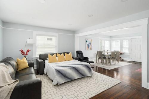 Bankers Hill Chic Roomy Home Near Airport in San Diego, USA