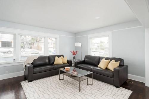 Bankers Hill Chic Roomy Home Near Airport in San Diego, USA