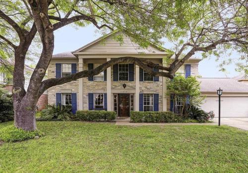 3 bedroom home- Cypress, Luxury Beds in Houston, USA