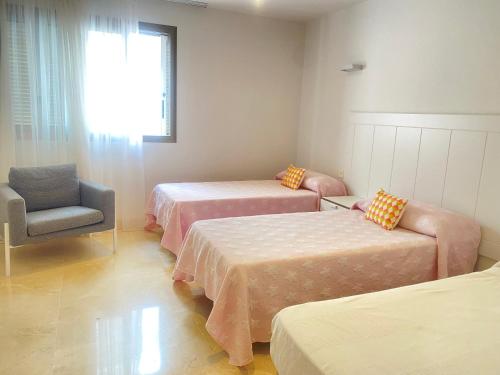 Apartment with Pool View  image 1