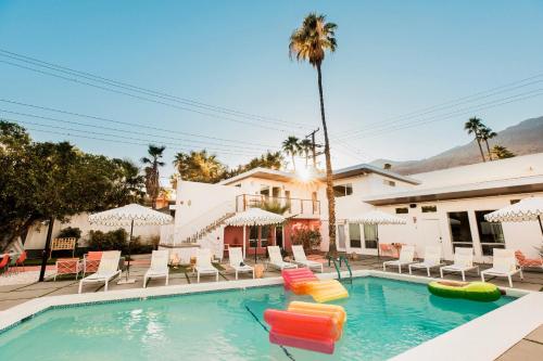 The Wesley by AvantStay Mid-Century Modern Oasis with Pool - 편의 시설/서비스
