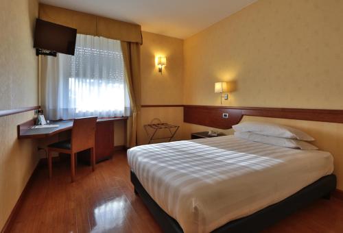Best Western Hotel I Colli Ideally located in the prime touristic area of Macerata, BEST WESTERN Hotel I Colli promises a relaxing and wonderful visit. The hotel offers a wide range of amenities and perks to ensure you have a g