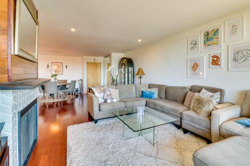 Granada Hills Condo with Community Pool and Desk!