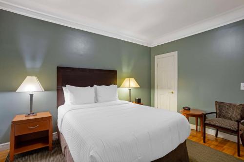 Best Western Plus Hospitality House Suites