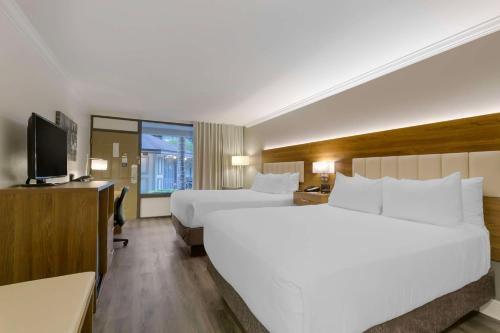 Best Western Plus Westbank - image 12