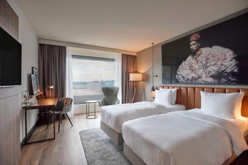 Premium Room with Airfield View