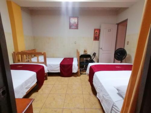 3 twin beds
