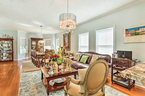 Stately Norfolk Home with Fenced Yard Walk to Beach in Norfolk, USA