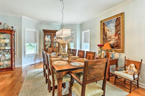 Stately Norfolk Home with Yard and Grill Walk to Beach - image 6