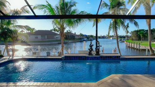 Luxury long waterview wpool-kayaks-clubs-bikes! - Charlotte Park, FL