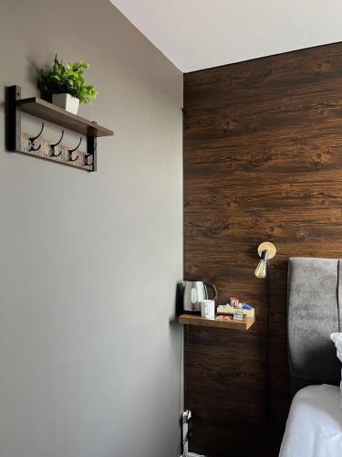 Single Room image 8